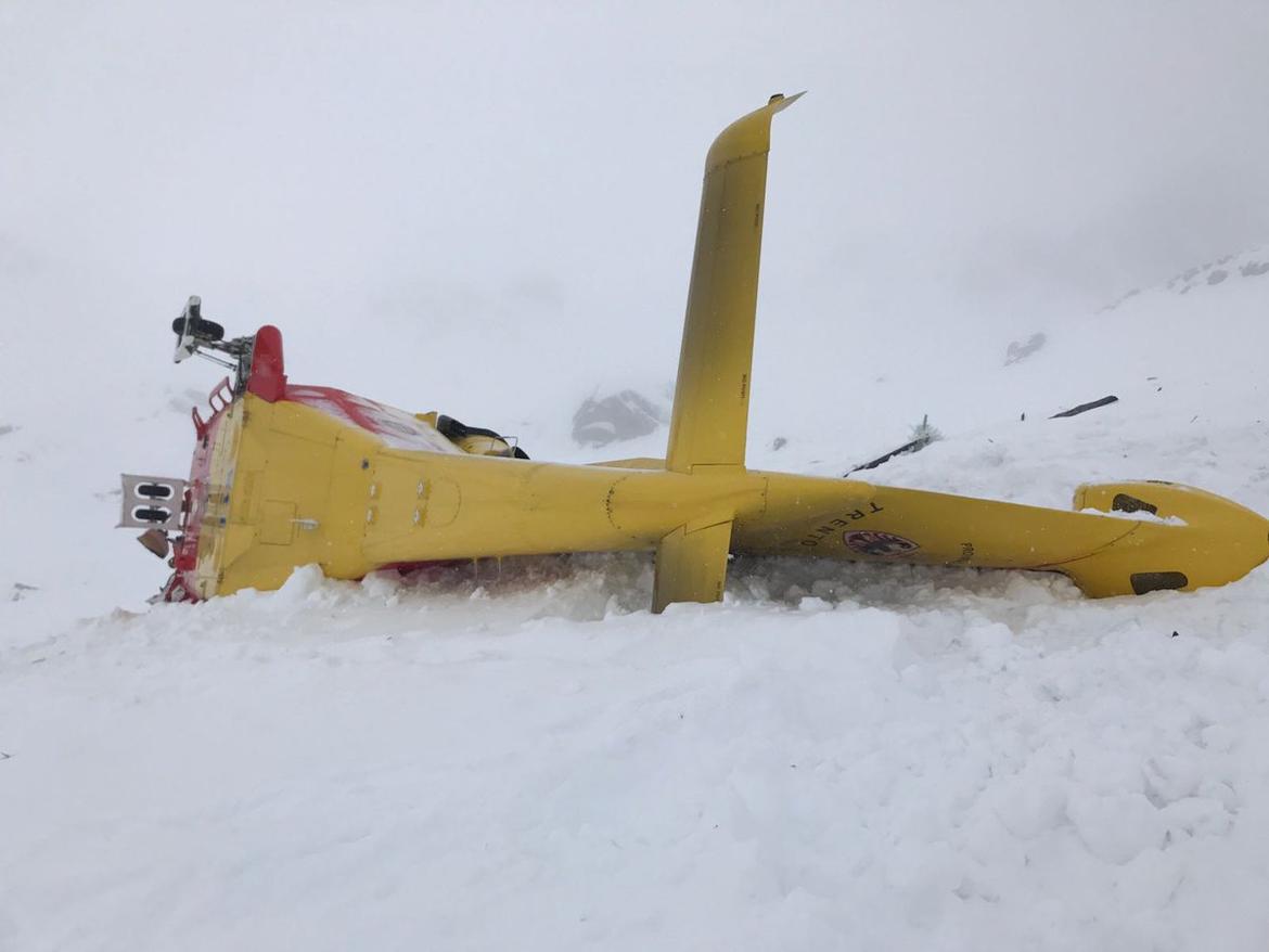 At 13.20 a helicopter Agusta AW139  Trentino core while he was bringing relief to two hikers fell on Mount Nambino (2,650 meters above sea level) near Madonna di Campiglio  On the spot immediately reached two more helicopters, medical and ambulance cars.  People who reported the most serious wounds are Andrea Guerresi , flight engineer, transported to the hospital for politraumatismo Santa Chiara, together with the victims of the avalanche that had alerted the emergency services.  The doctor on board the aircraft, Andrea Zucco, was wounded in the arm. Minor injuries to the other members of the crew. Operators on the helicopter cabin were 6.
