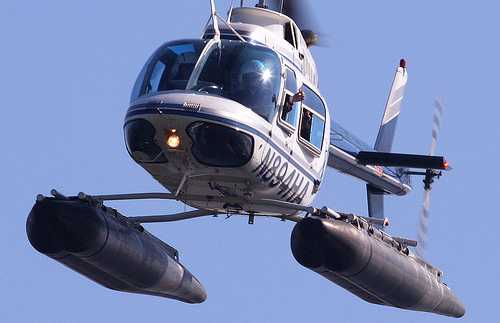 Bell 206 flotadores fijos