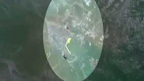 Momento del rescate con drone
